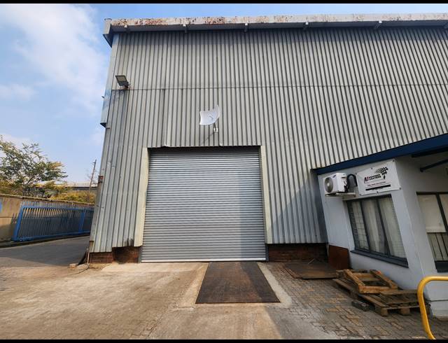 1,250M² FACTORY TO LET IN ROODEKOP